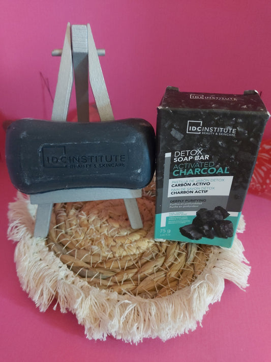 Sabonete sólido detox de carvão